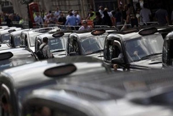  　　出租车司机抗议 欧洲各大城市出现罢工潮